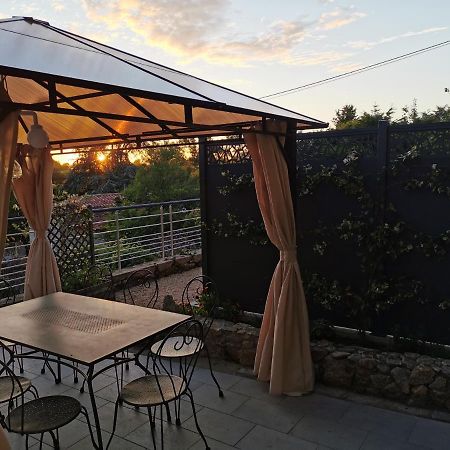 Logis Des Douves Panzió Tiffauges Kültér fotó