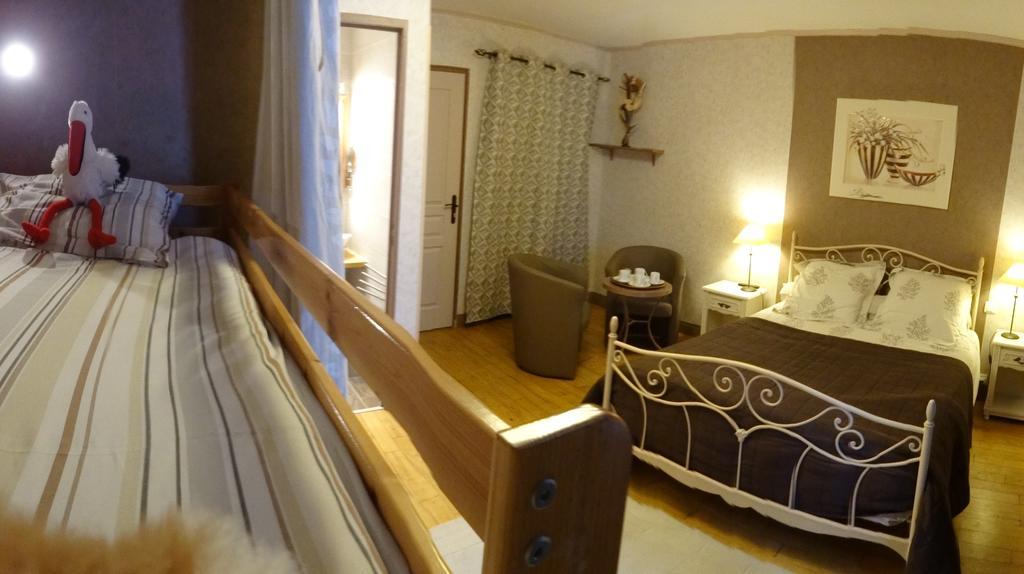 Logis Des Douves Panzió Tiffauges Kültér fotó